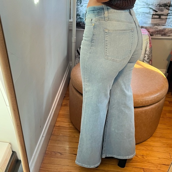 NWT FRAME Le Palazzo flared jeans size 28
🚨FINAL PRICE NO OFFER ACCEPT - Picture 8 of 10